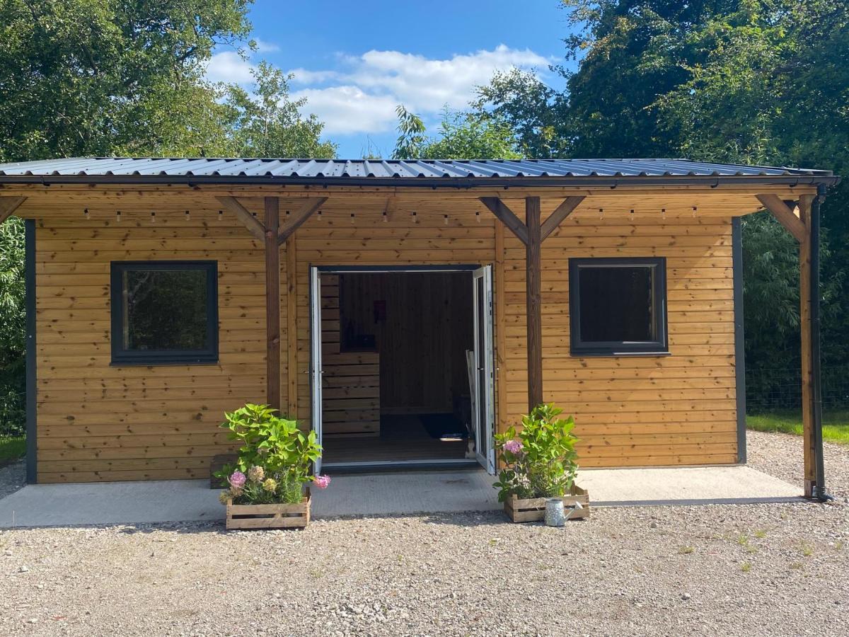 Kingfisher Cabin - Wild Escapes Wrenbury Off Grid Glamping - Ages 12 And Over Baddiley 외부 사진