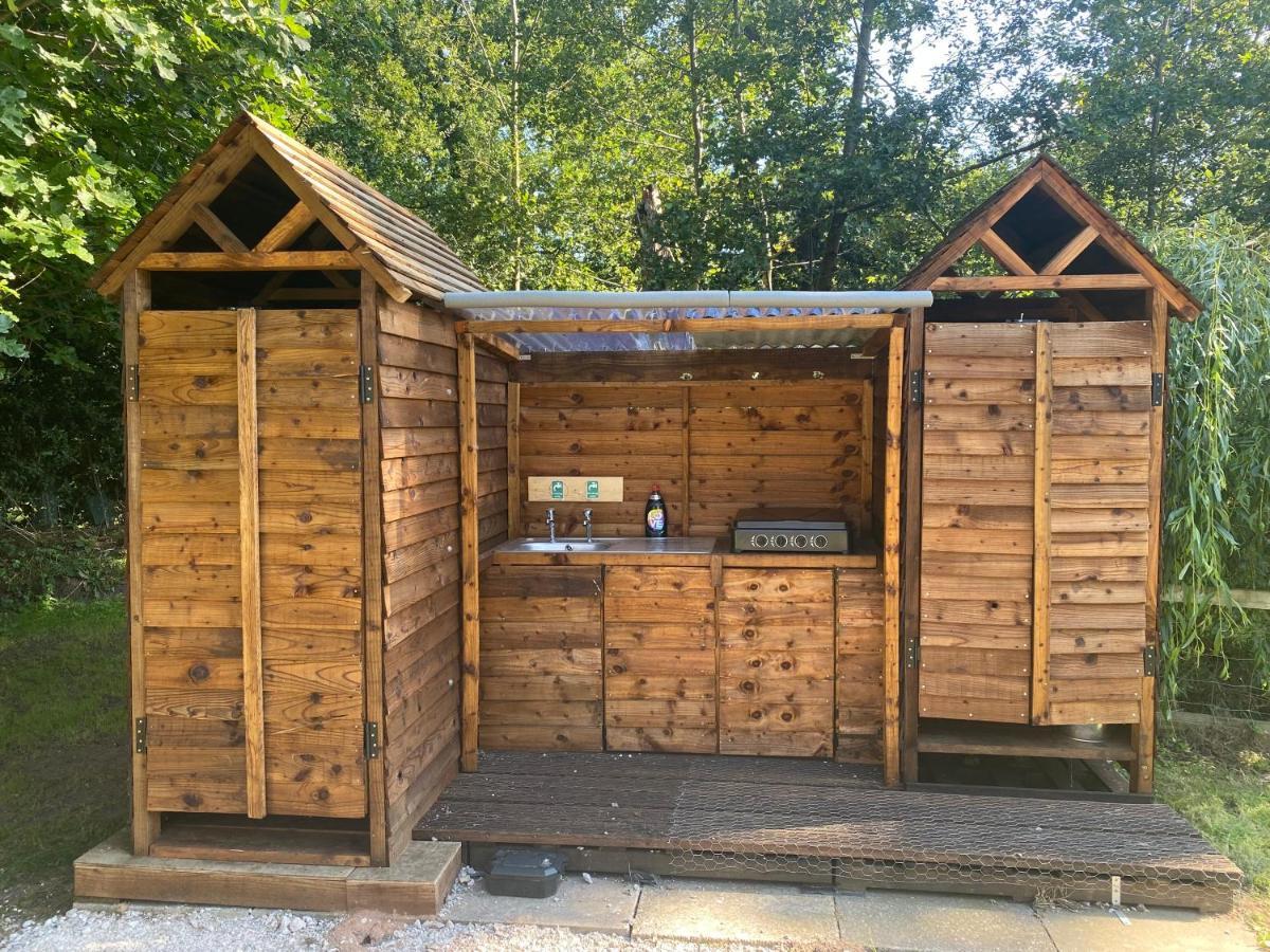 Kingfisher Cabin - Wild Escapes Wrenbury Off Grid Glamping - Ages 12 And Over Baddiley 외부 사진